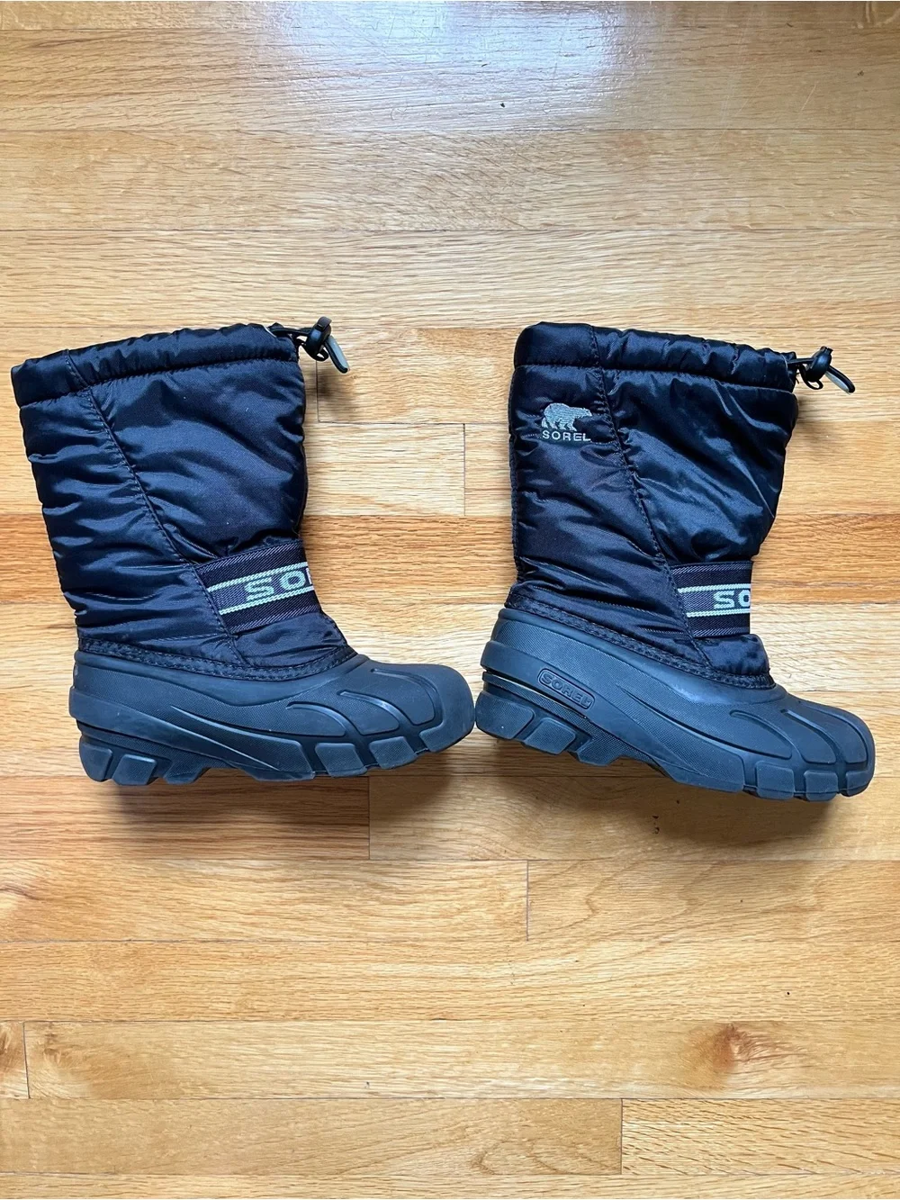 Sorel size 2Y Black Snow Boot - Insulated Winter Footwear